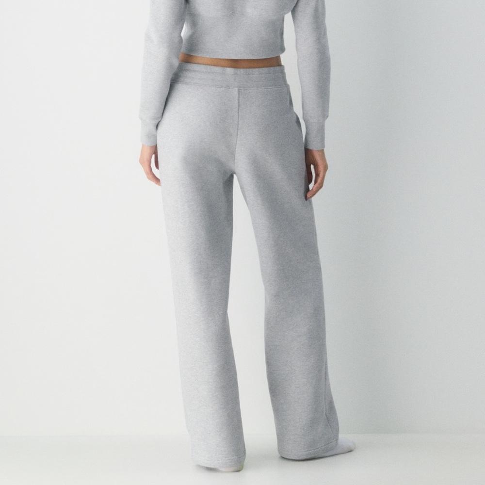 Aritzia Cozy Sweatfleece Sweater - Picture 3 of 3